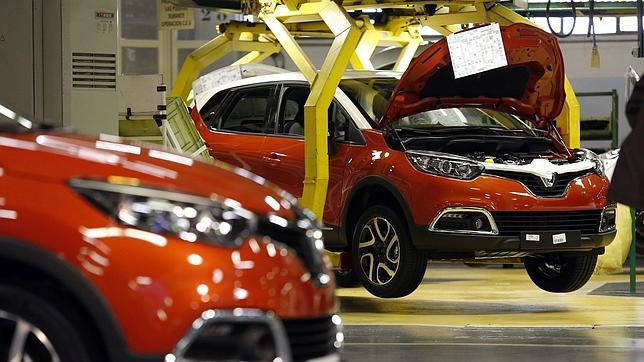 Renault contratará a 450 personas más en la planta de Valladolid