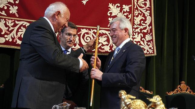 Juan Viaño se convierte en nuevo rector de la USC