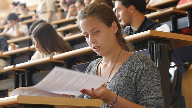 Cerca de 30.000 jóvenes se enfrentan desde hoy a la «temida» Selectividad