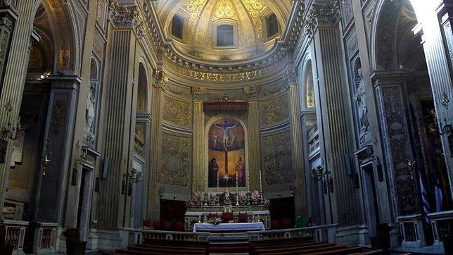 Interior de la iglesia de Santa María de Montserrat de los Españoles