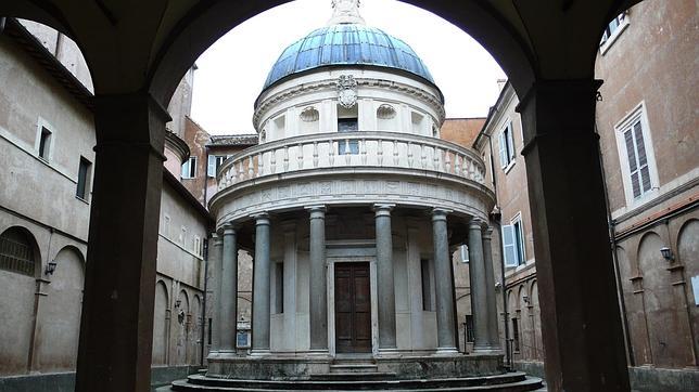 El célebre Tempietto realizado por Bramante, por encargo de los Reyes Católicos