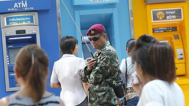 La Junta Militar redactará una constitución a su medida