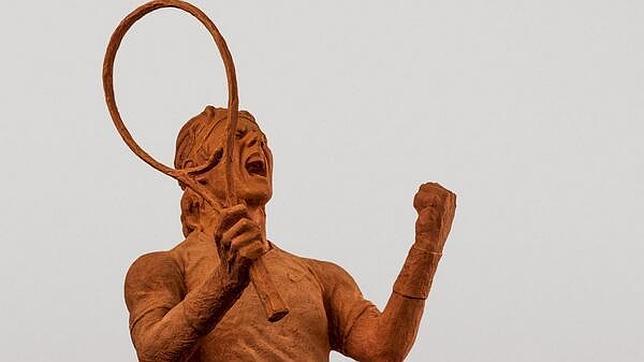 Nadal, convertido en estatua de tierra batida