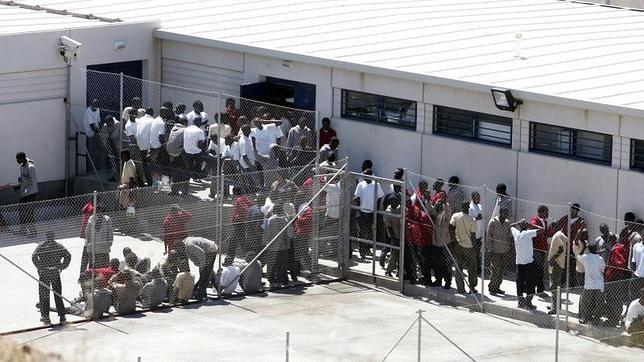 Los sacerdotes podrán celebrar misa en los Centros de Internamiento de Extranjeros