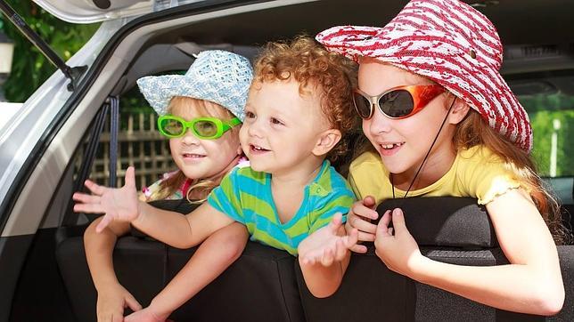 Con estos diez juegos no fallarás: entretendrán a los niños en el coche
