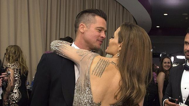 Un imprevisto podría obligar a Angelina Jolie y a Brad Pitt a retrasar su boda