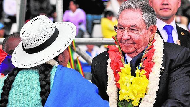 Raúl Castro envía a una viceministra a España en busca de inversiones para Cuba