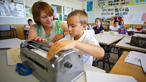 Tres niños invidentes explican cómo estudian en el colegio
