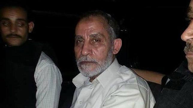 Condena a muerte para el guía supremo de los Hermanos Musulmanes en Egipto