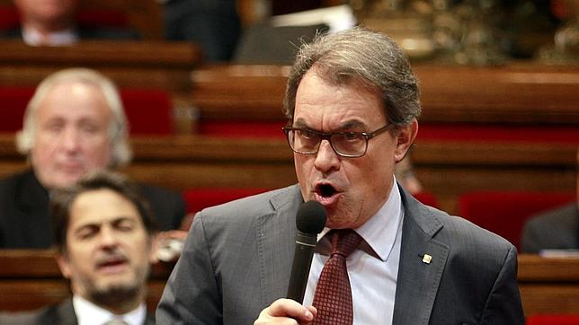 Mas, convencido de que Felipe VI mediará para facilitar el diálogo con Cataluña
