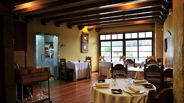 Iago, al fondo, en la cocina de Acio