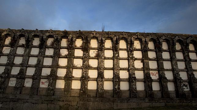 Panteón en el parque de Bonaval