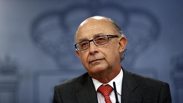 El Gobierno beneficiará a los seguros y depósitos a cinco años en la reforma fiscal