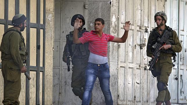 Abás acusa a Israel de «asesinar a sangre fría» en su operación para localizar a los secuestrados