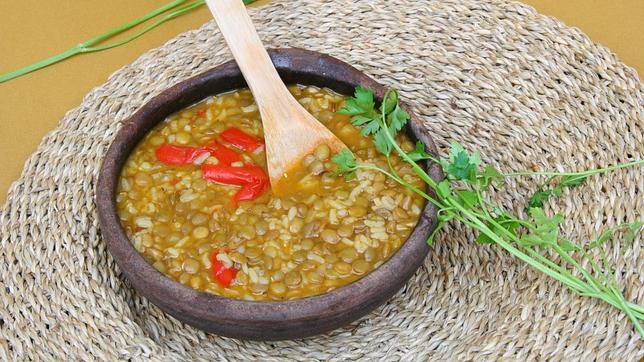 Lentejas con arroz integral, el plato de la eterna juventud