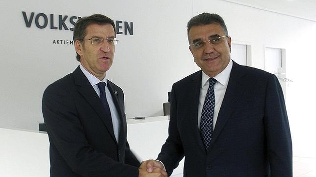 Feijóo promociona la automoción gallega en la sede alemana de Volkswagen