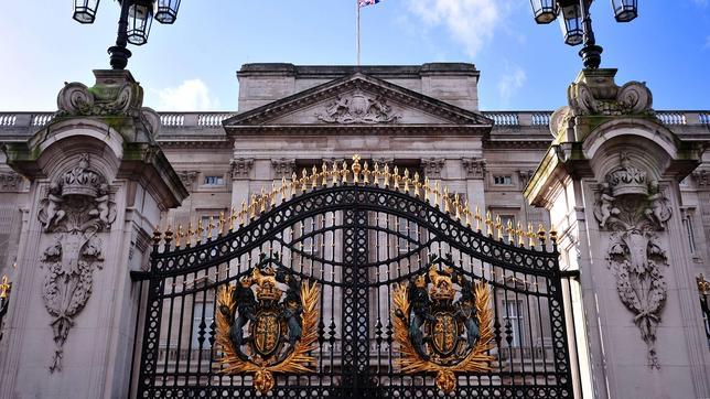 Un invitado al té en el Palacio de Buckingham cuenta su increíble experiencia