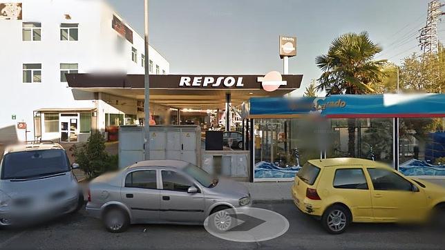 Los cohes hacen cola en la calle Ebanistas, 2, Alcorcón