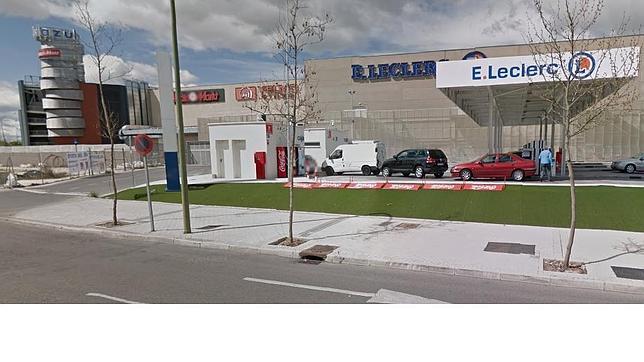 La gasolinera, en las inmediaciones del centro comercial Isla Azul