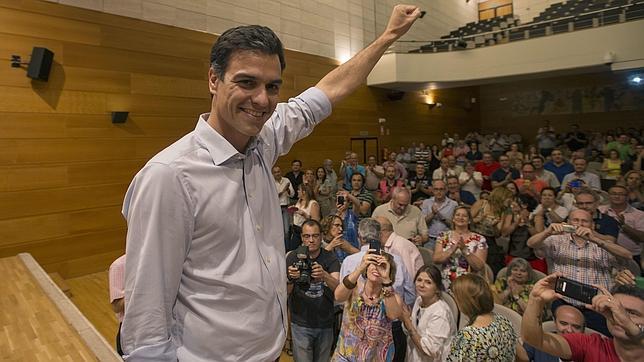 Pérez Tapias presenta los avales por la mínima y competirá con Sánchez y Madina