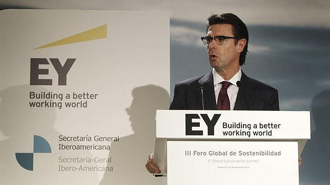 Soria avisa a Rivero que no puede convocar un referéndum «ilegal»