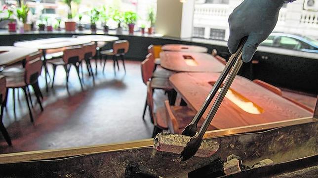 Qué comer (y cómo sobrevivir) en el nuevo restaurante de Chicote en Madrid