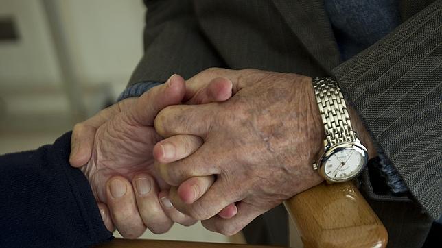 El centro de Alzheimer de la calle Alhambra está abandonado tras su construcción
