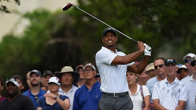 Tiger Woods falla el corte en su regreso a la alta competición