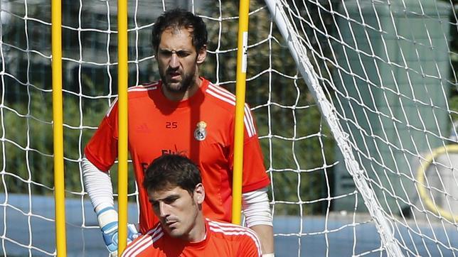 Casillas empezará en pie de igualdad con Diego López