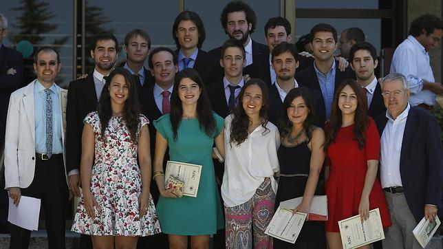 El novelista González Sainz, a los periodistas: «Con palabras ciegas damos palos de ciego»