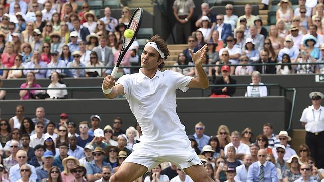 Federer tampoco cede ante Robredo