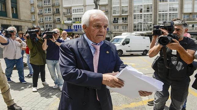 El exbarón orensano del PP descarga la responsabilidad en el jefe de personal