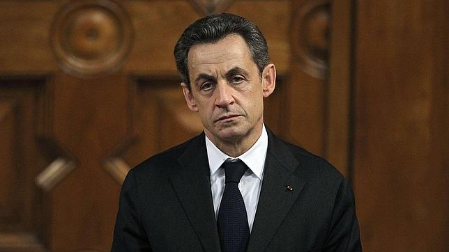 Sarkozy sigue declarando como detenido tras 14 horas de interrogatorio