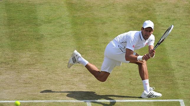 Djokovic vence a sus altibajos y a Cilic