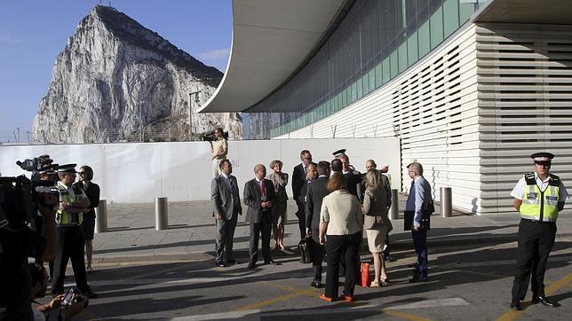 Bruselas ve avances «positivos» en ambos lados de la Verja de Gibraltar