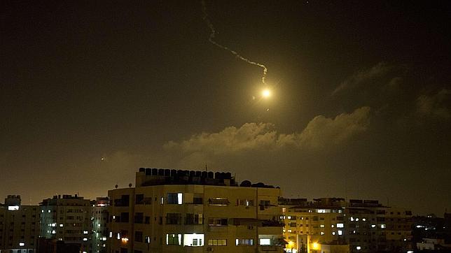 Israel bombardea 15 «objetivos terroristas» de Hamás en Gaza