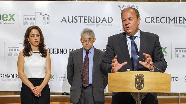 Extremadura se une a Navarra y Madrid y anuncia una nueva rebaja del IRPF
