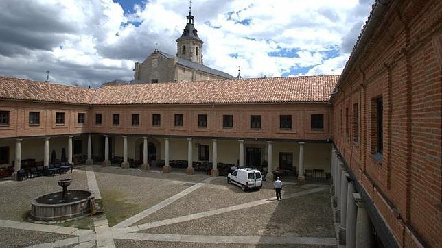 Subastan el hotel de lujo del monasterio de El Paular tras su cierre