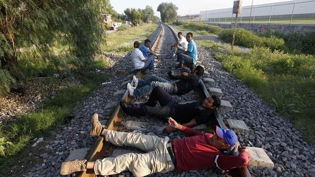 Texas vuelve a pedir el despliegue de  soldados para frenar la inmigración ilegal