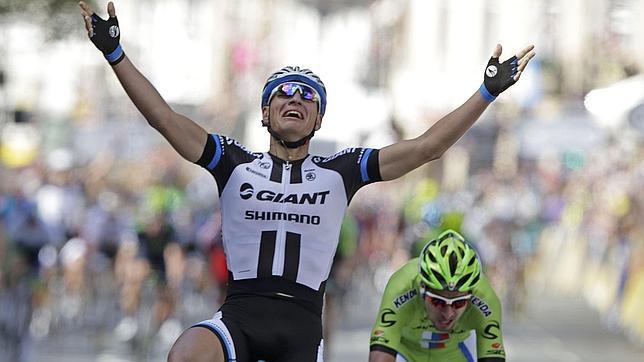 Kittel reestrena el maillot amarillo