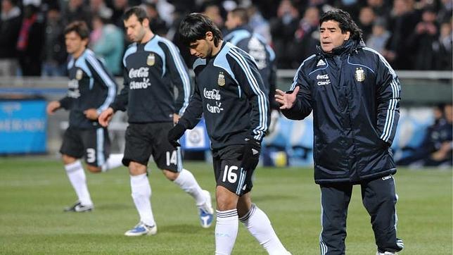 Los Maradona estallan contra Agüero en pleno mundial