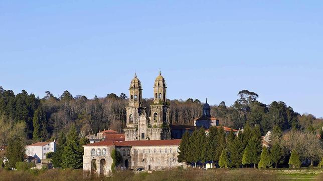 Vista del entorno en el que se emplaza el monasterio de Sobrado dos Monxes