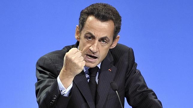 Sarkozy lucha contra todos