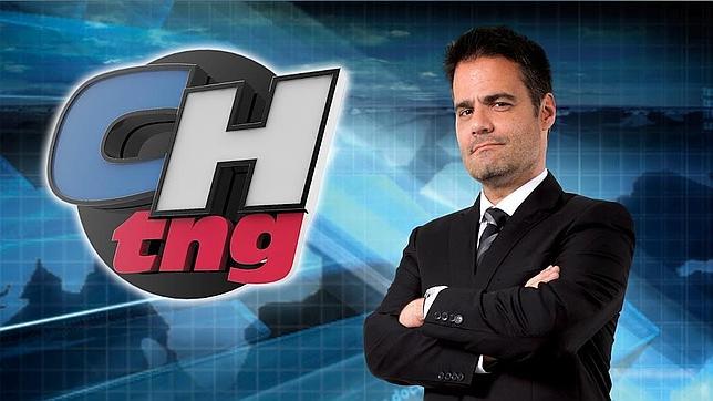 El periodista venezolano, Luis Chataing, junto al logo de su programa transmitido en la cadena Televen