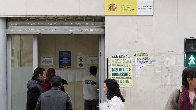 Canarias es la comunidad autónoma con mayor número de desempleados buscando empleo desde hace más de dos años