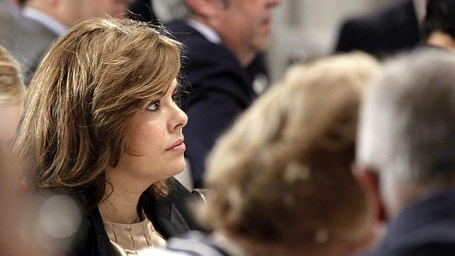 Santamaría espera que el nuevo líder del PSOE tenga el sentido de Estado de Rubalcaba