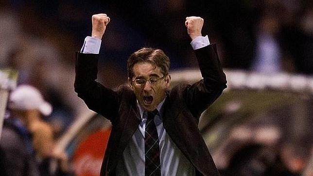 El Deportivo destituye a Fernando Vázquez