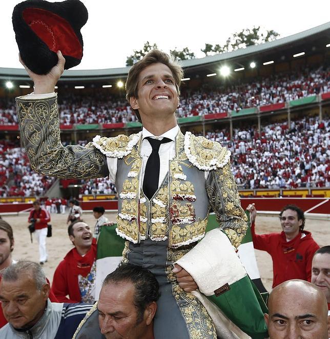 San Fermín bendice a El Juli en su décima puerta grande