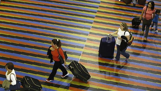 Venezuela ya cobra por respirar en sus aeropuertos
