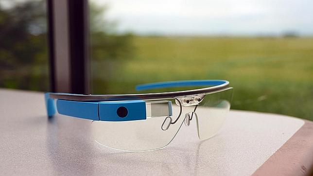 El «padre de las Google Glass» ficha por Amazon